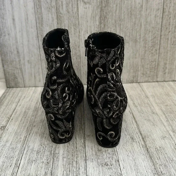 Aldo Women's Black gold  Brocade Block Heel Ankle Boot Size 6.5 M - Picture 4 of 6